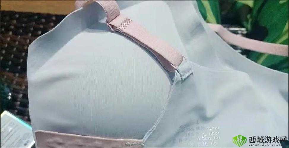 胸前的柔软掌心温热:温暖之源