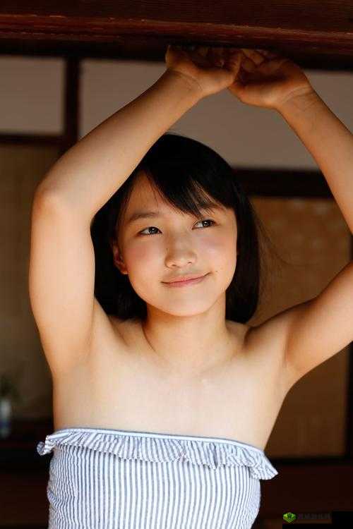 日本娇小 XXX13HDB:极致亚洲风情的美丽少女
