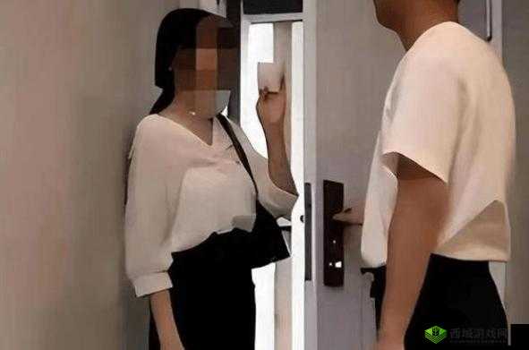 校花被房东 C 得合不拢腿 H 男男:房东的特殊癖好