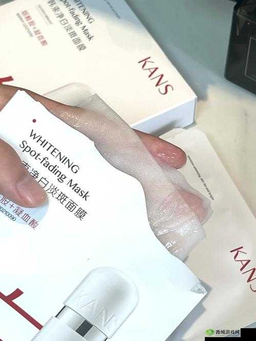 面膜上舔 B 下舔 B,爽滑触感令人陶醉