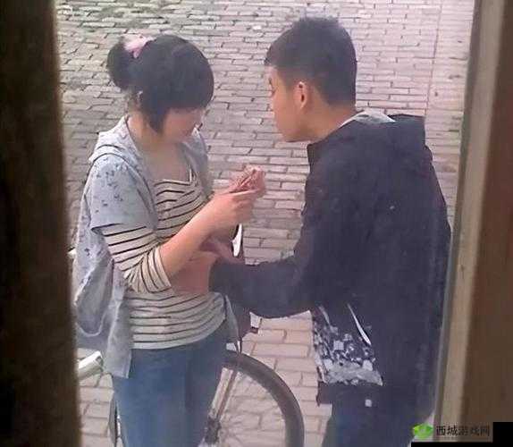 被教官按在寝室狂到腿软视频:不为人知的背后故事