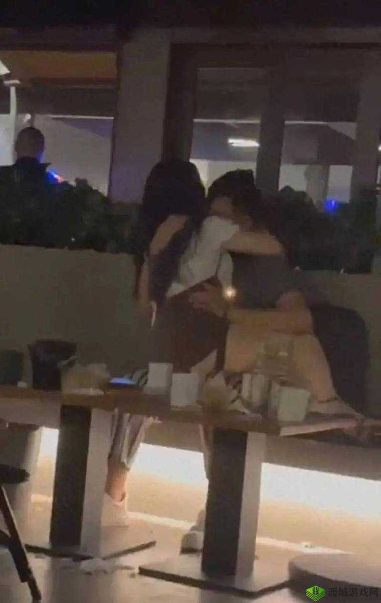 夫妻夜生活超碰:激情燃烧的私密时刻